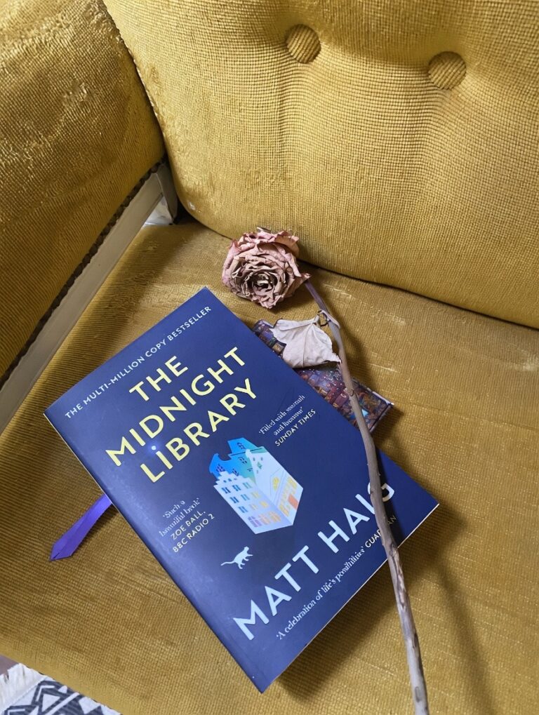 THE MIDNIGHT LIBRARY